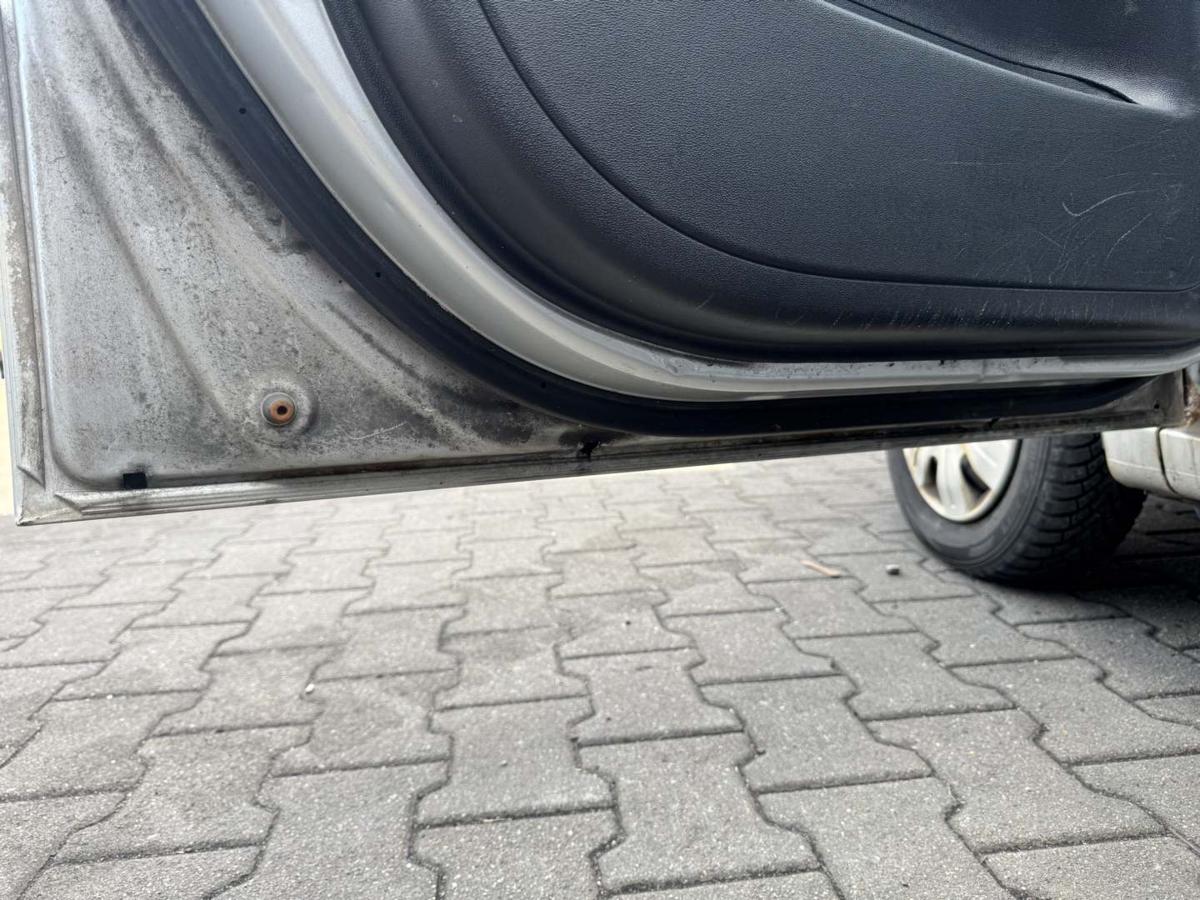 Hyundai I10 PA original T&uuml;r vorn links HD Sleek Silver Rohbau Bj.2010